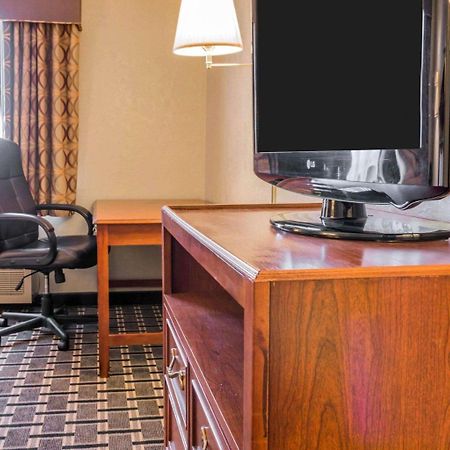 Quality Inn Grand Rapids North Walker Extérieur photo