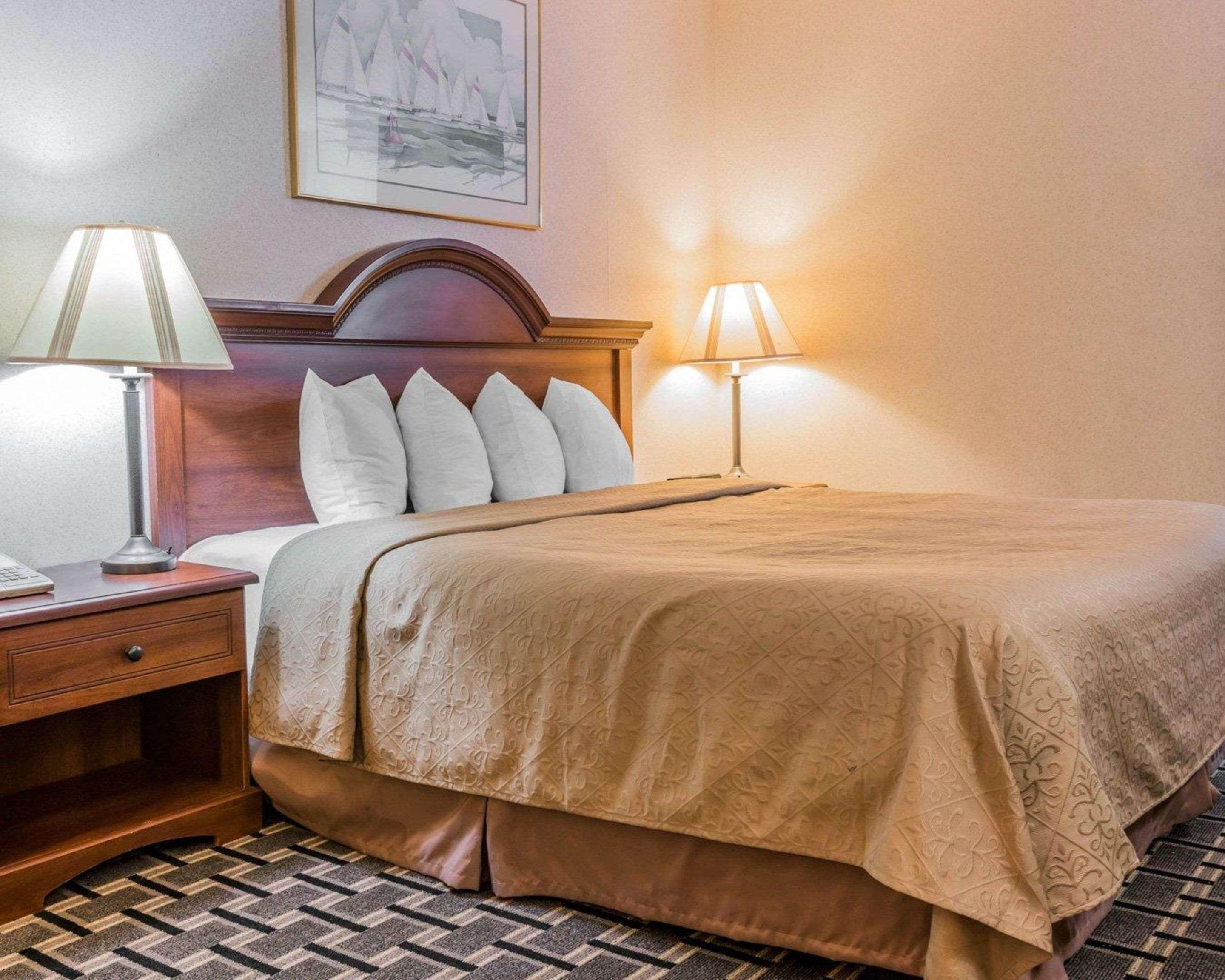 Quality Inn Grand Rapids North Walker Extérieur photo