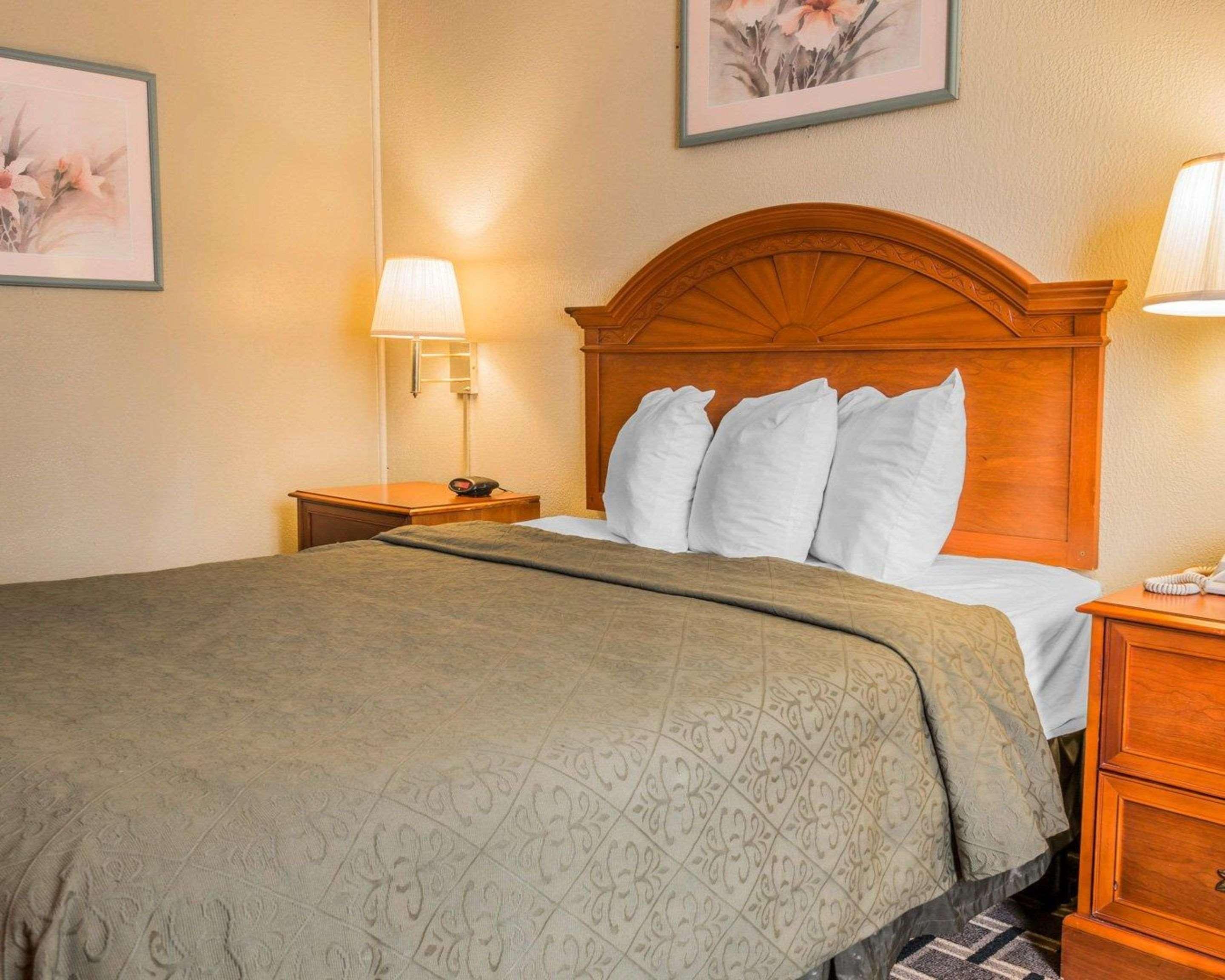 Quality Inn Grand Rapids North Walker Extérieur photo