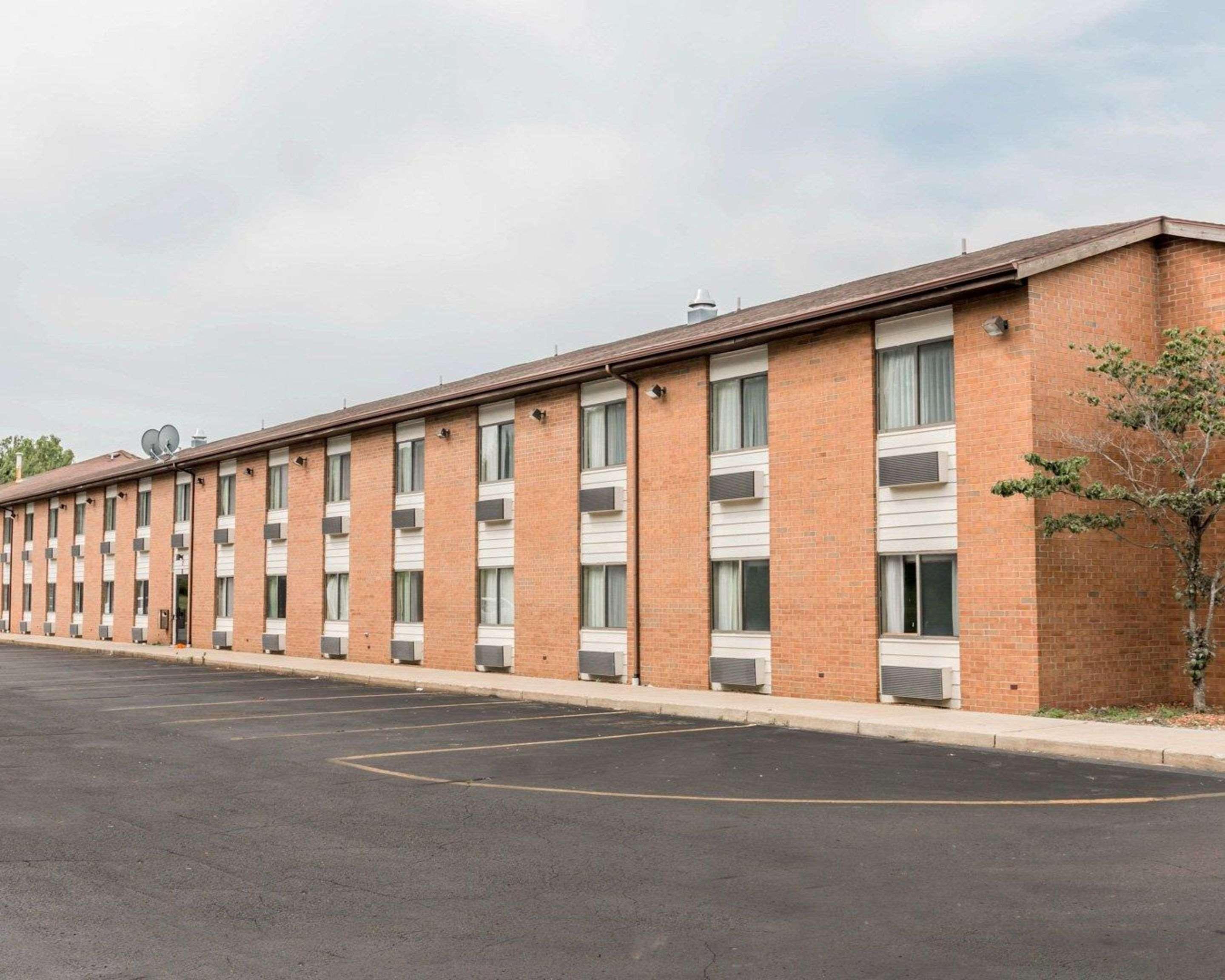 Quality Inn Grand Rapids North Walker Extérieur photo