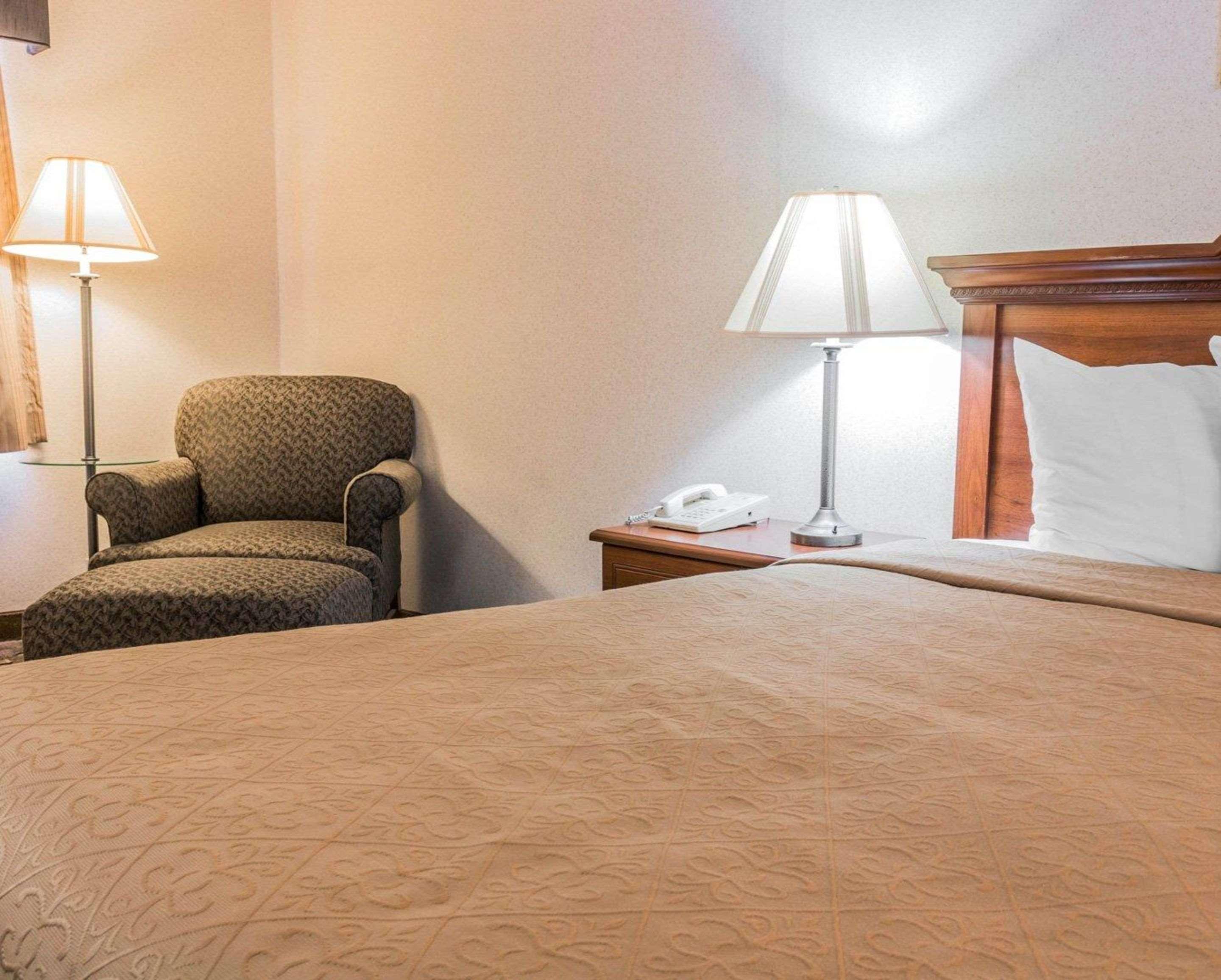 Quality Inn Grand Rapids North Walker Extérieur photo