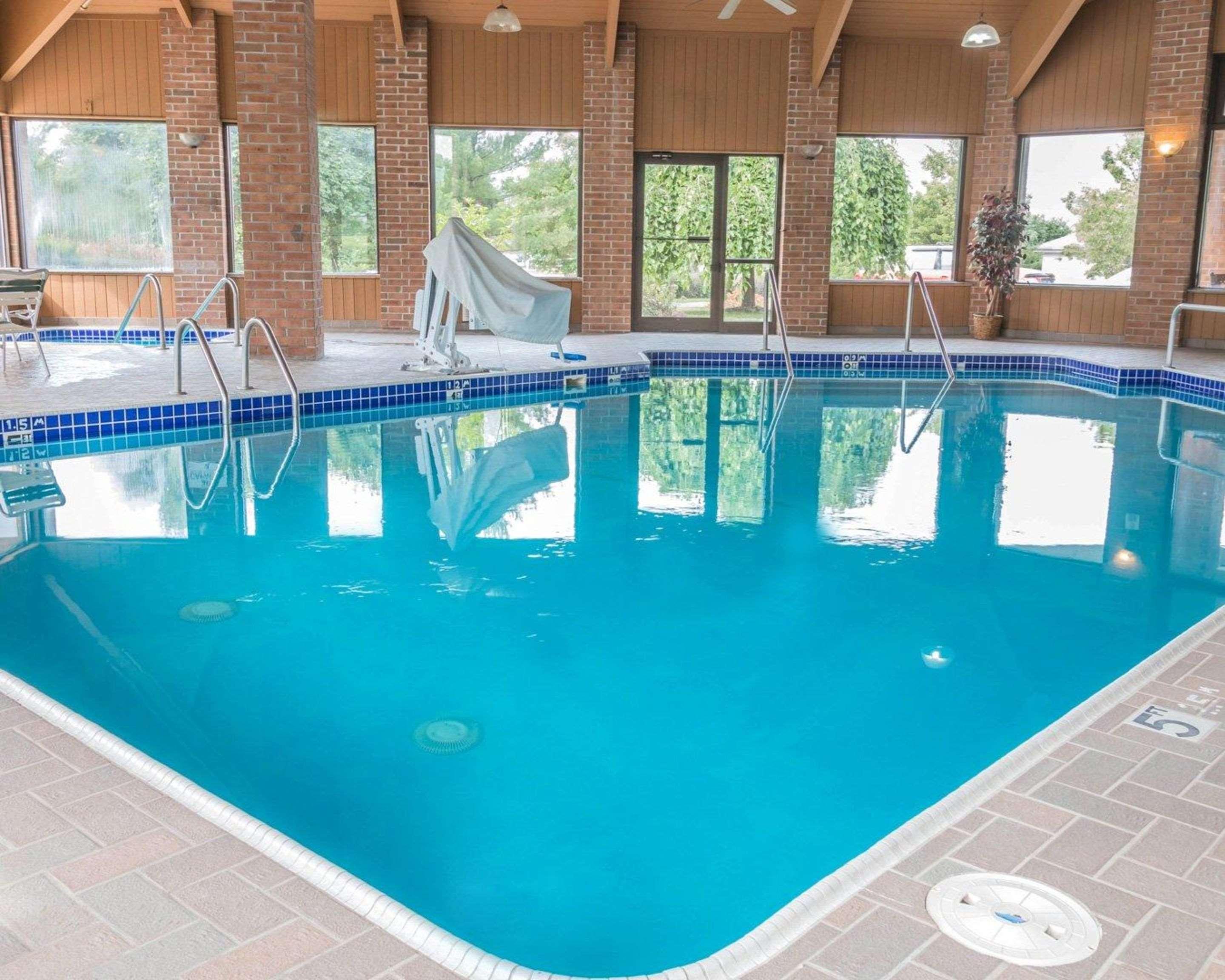 Quality Inn Grand Rapids North Walker Extérieur photo