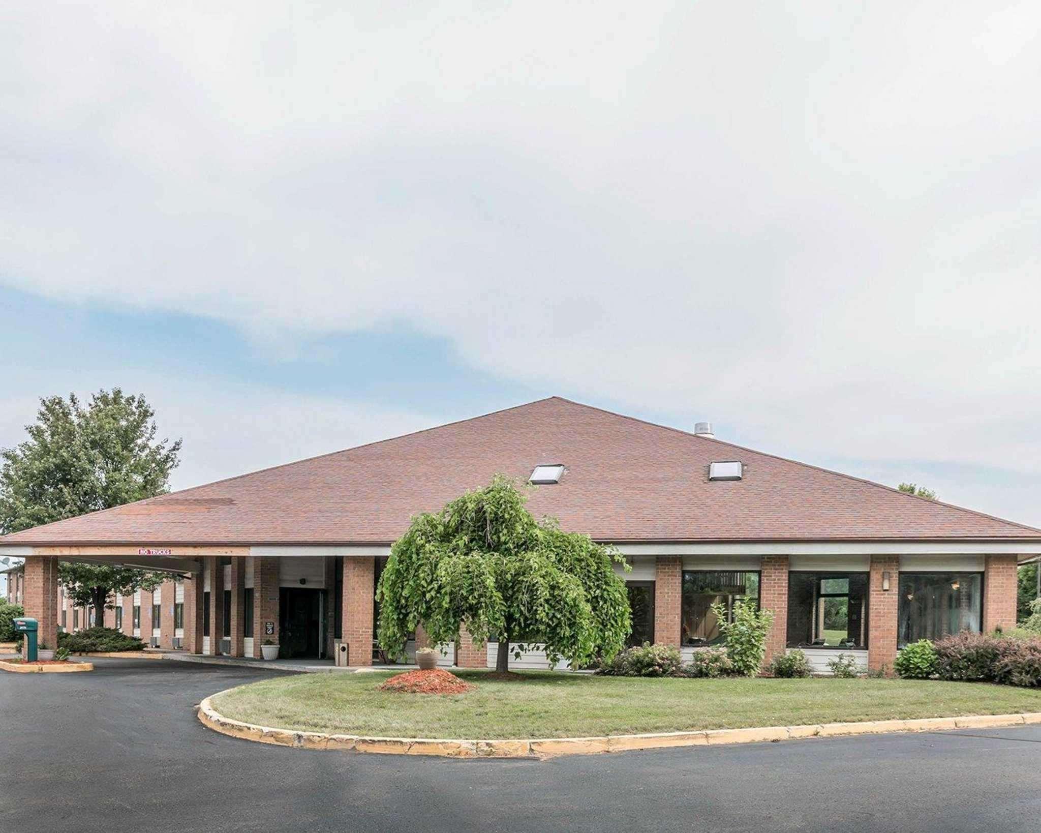 Quality Inn Grand Rapids North Walker Extérieur photo