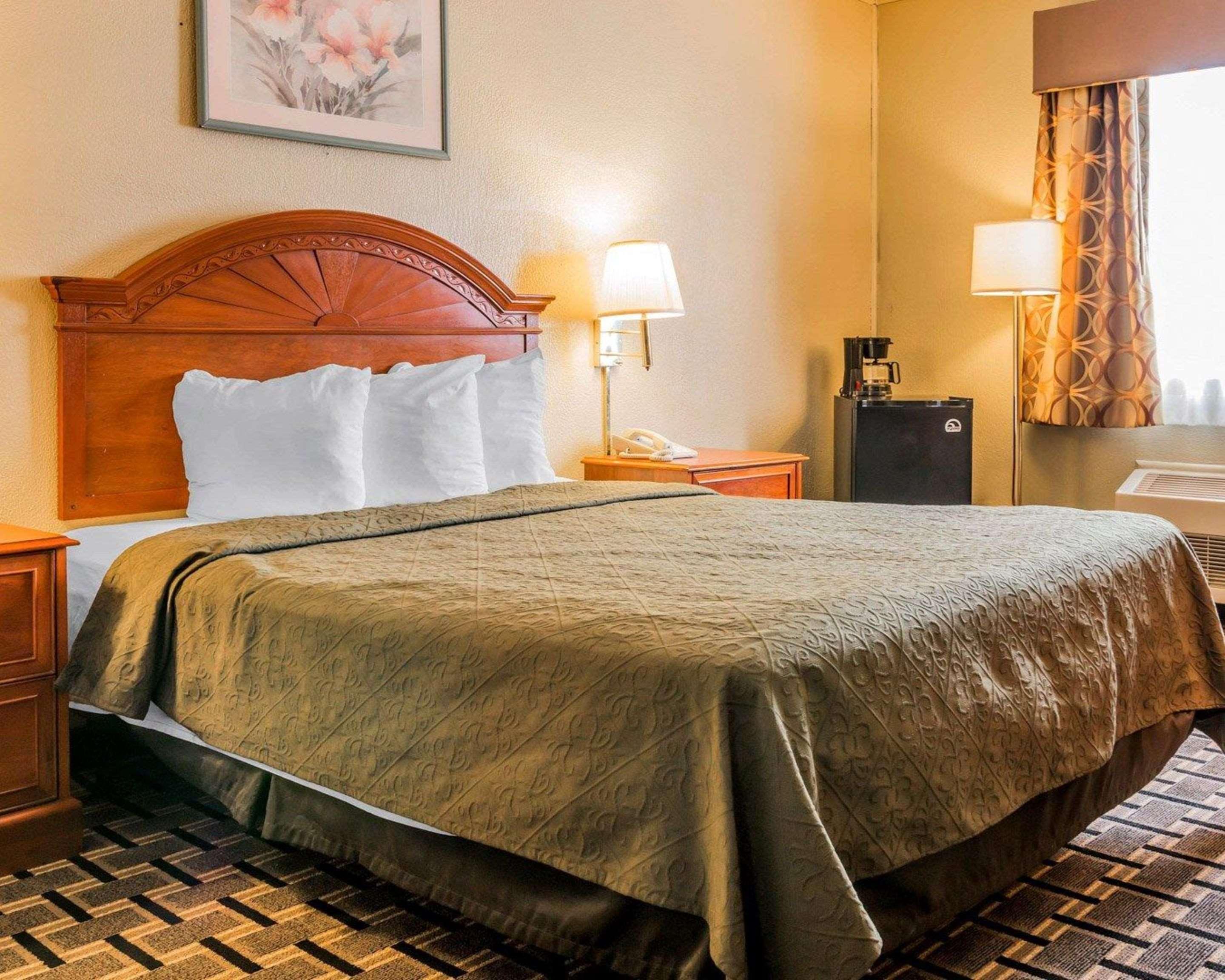 Quality Inn Grand Rapids North Walker Extérieur photo