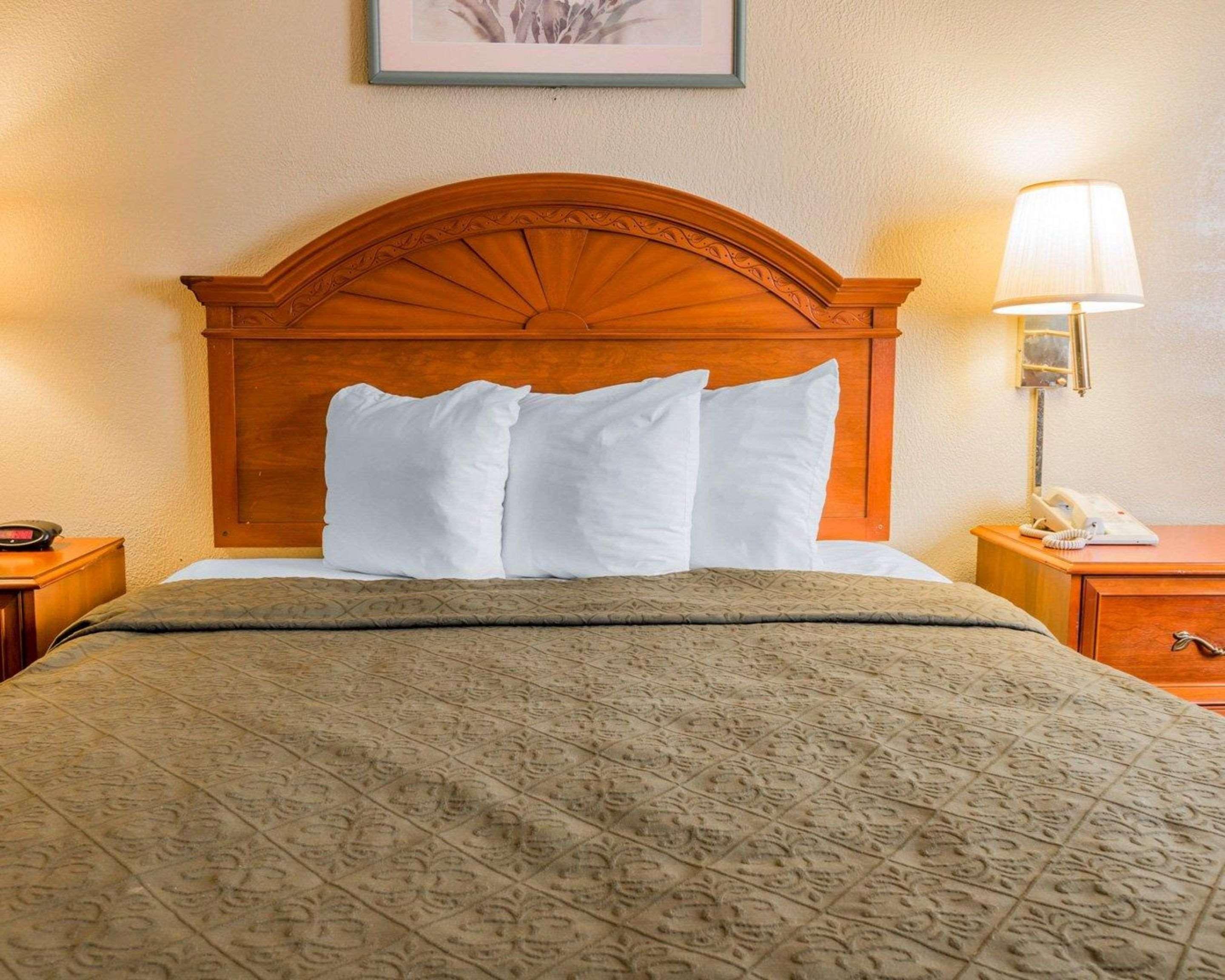 Quality Inn Grand Rapids North Walker Extérieur photo