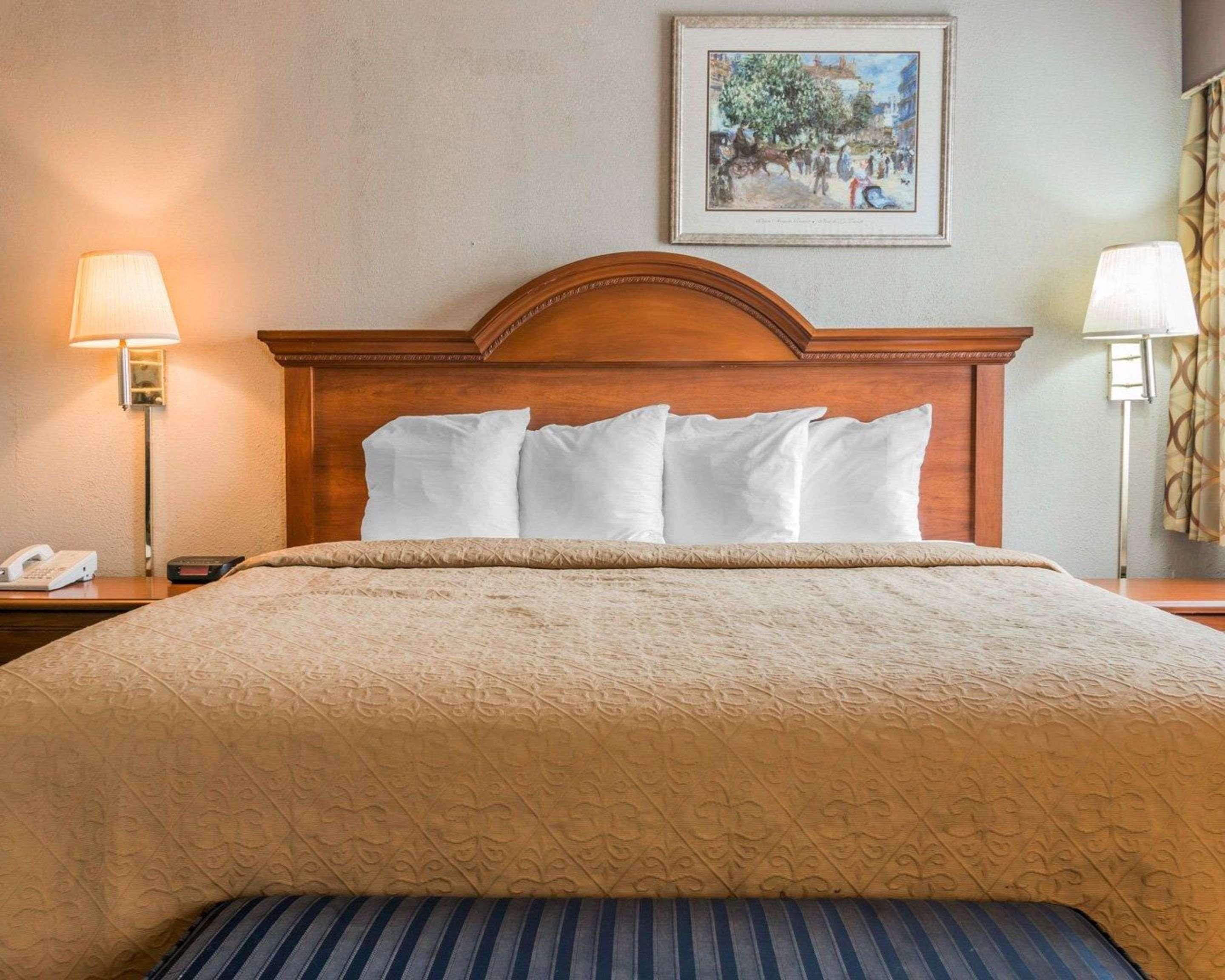 Quality Inn Grand Rapids North Walker Extérieur photo