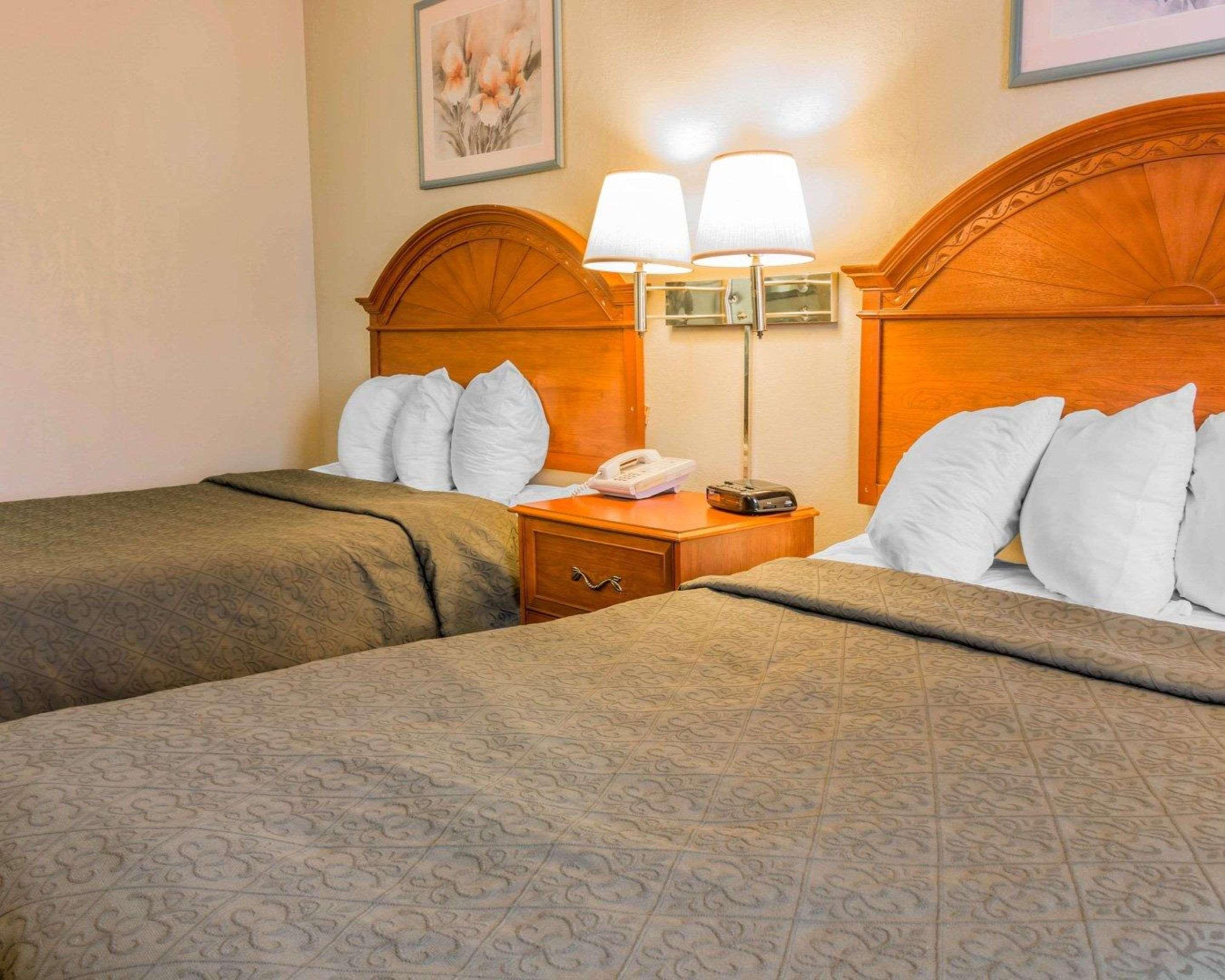 Quality Inn Grand Rapids North Walker Extérieur photo