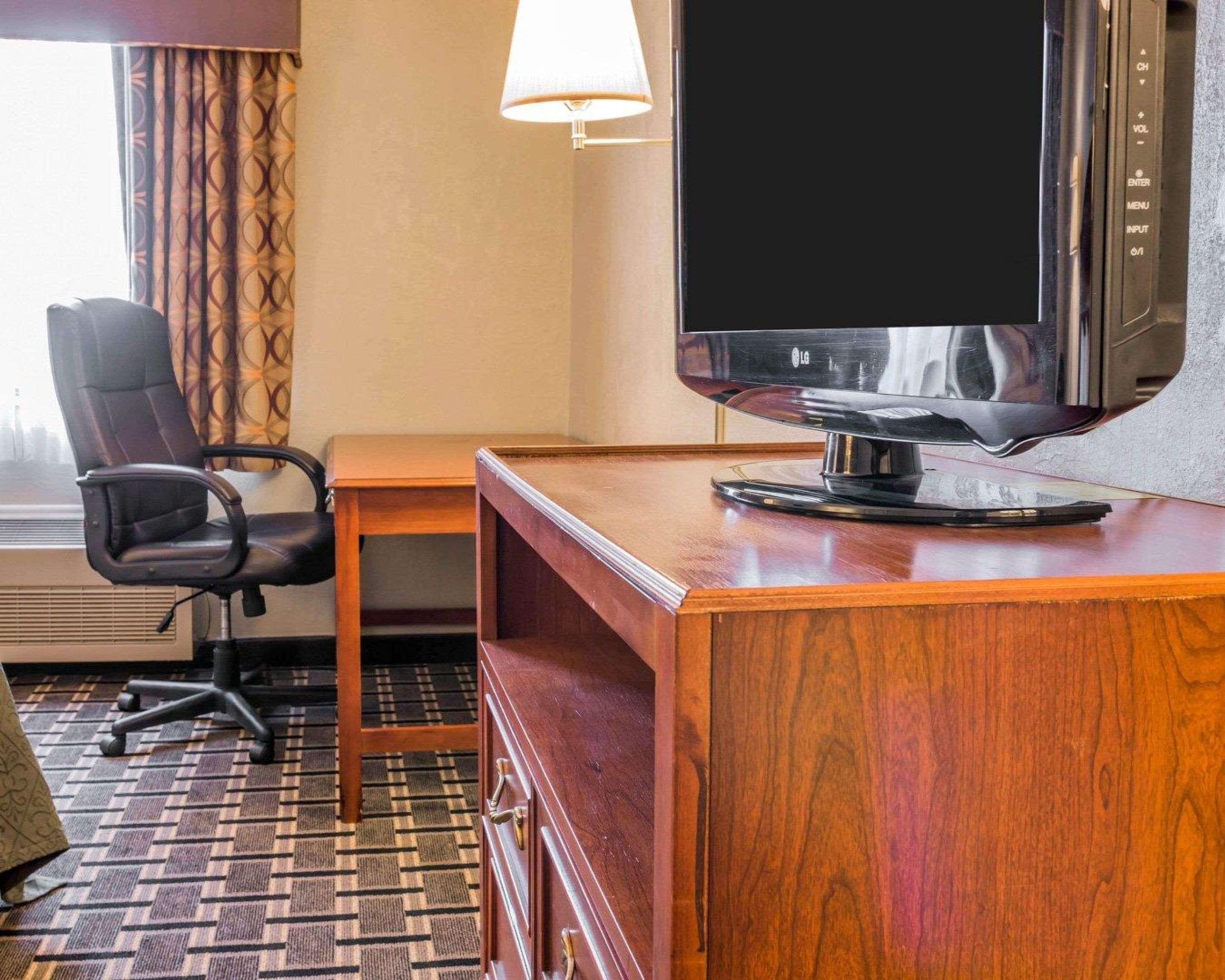 Quality Inn Grand Rapids North Walker Extérieur photo