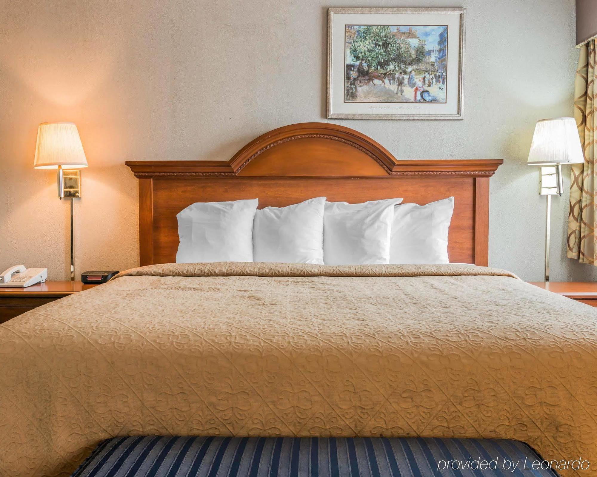 Quality Inn Grand Rapids North Walker Extérieur photo